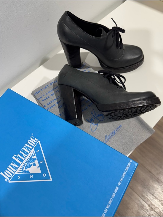 John Fluevog Shoes - John Fluevog Leather Lace-Up Chunky Platform Heels .. new in box never worn .